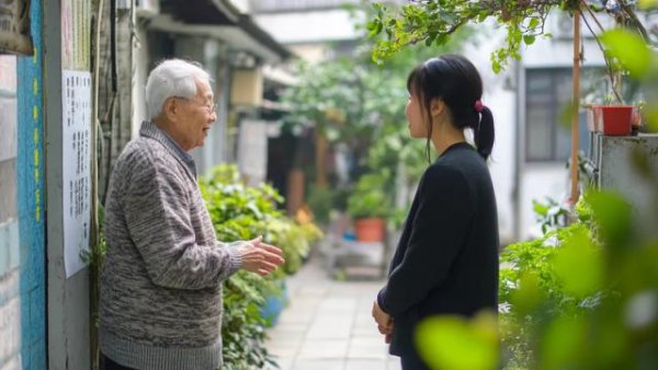 配资炒股配资平台 在沪三十年，他们怎么学会的上海话？